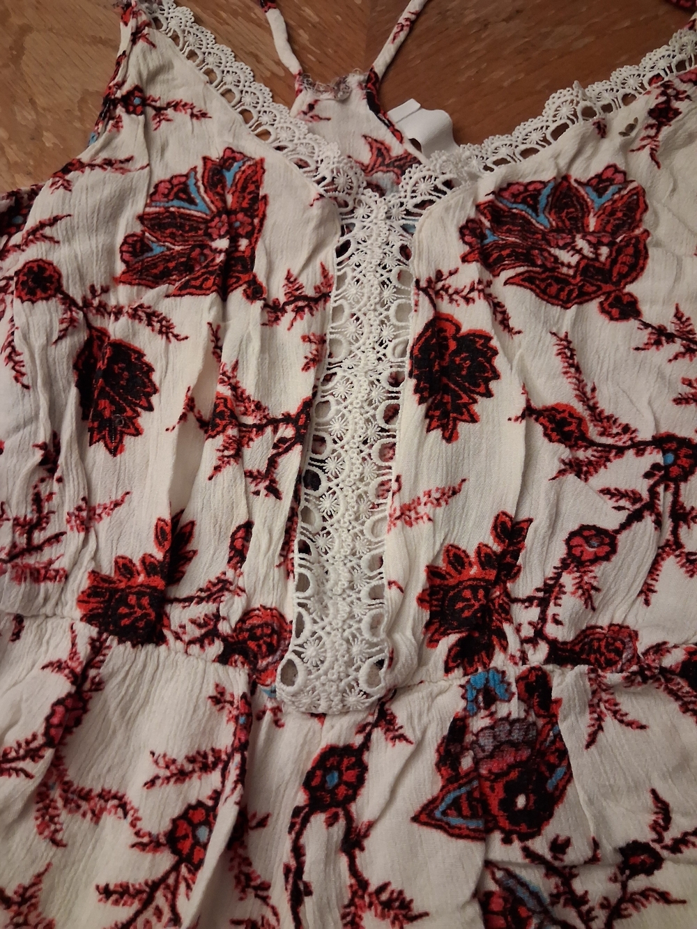Astr Floral Lace-Trim Cotton Top in White, Red, Blue - Picture 2 of 7